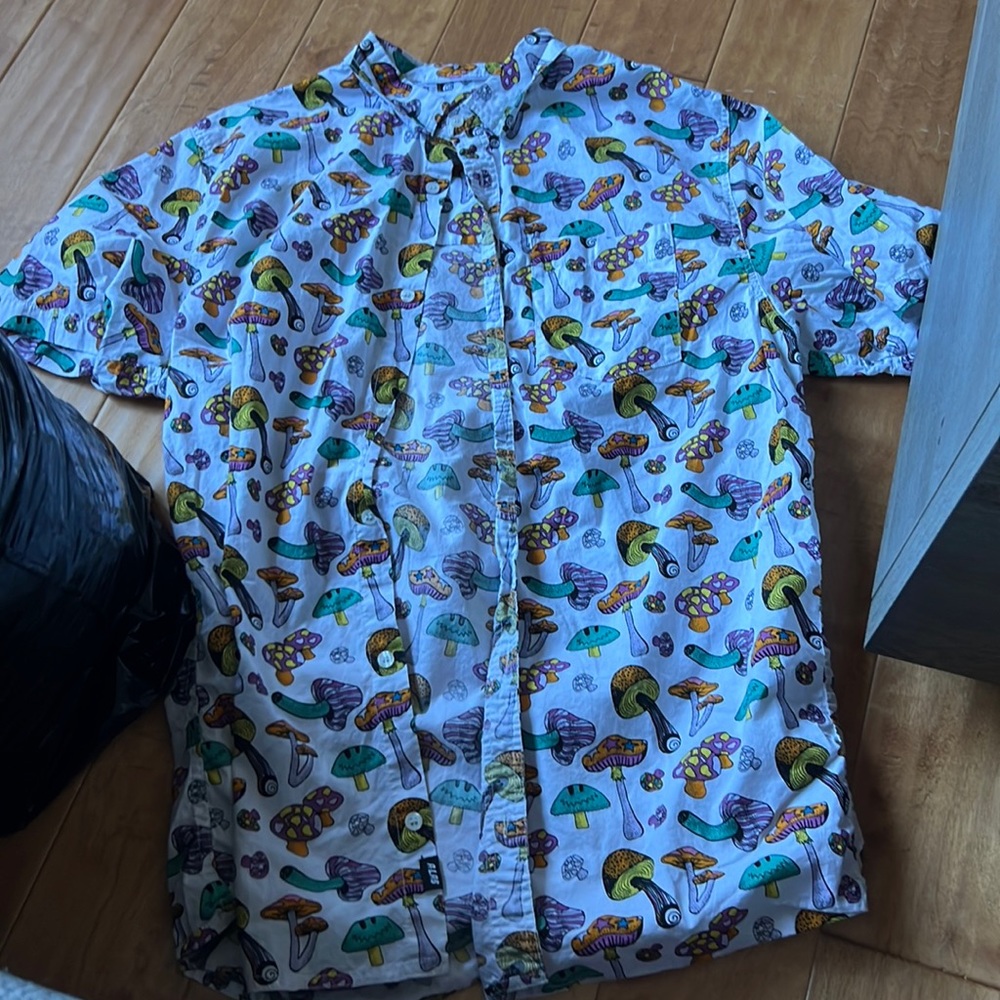 mushroom button up